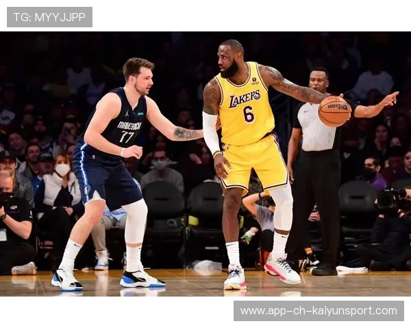 湖人队迎来复苏，冲击季后赛目标，湖人队2022年赛季