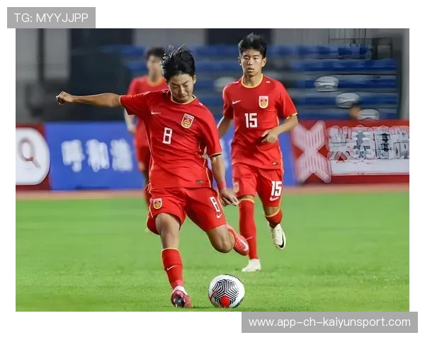 球队在国际比赛中以定位球占优取得胜利，在球队管理中组成一支支持国籍的球队